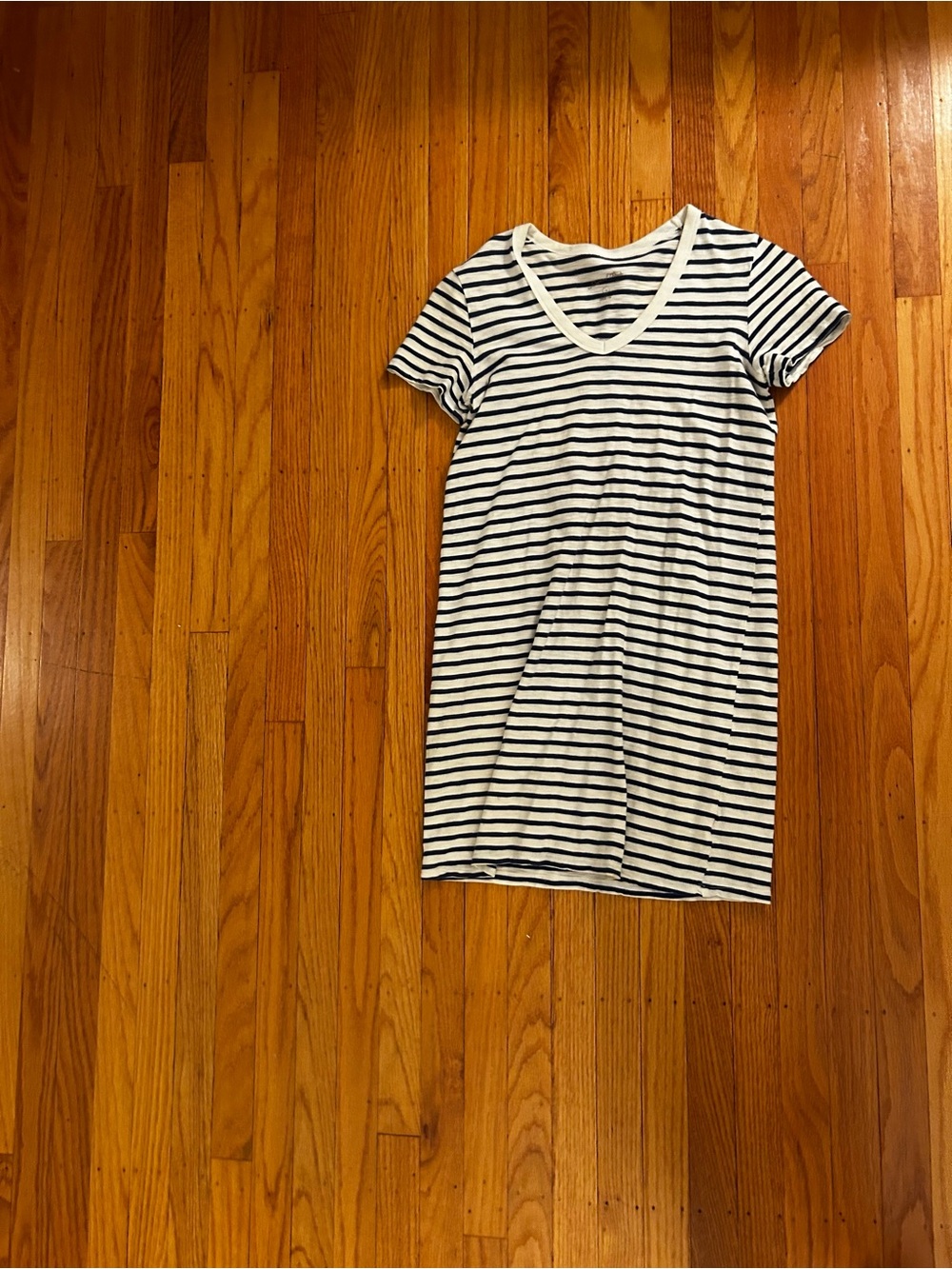Universal Thread | Striped V‑Neck Short Sleeve Dress - Blue & White | XS